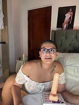 ema_zoe webcam