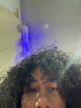 Hilaryebony_ webcam