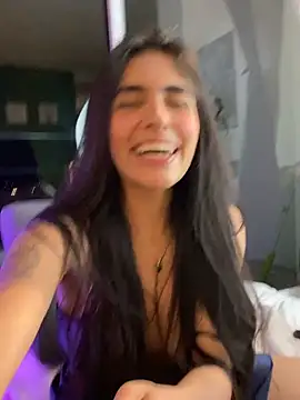 DaphneUwu live sex cam