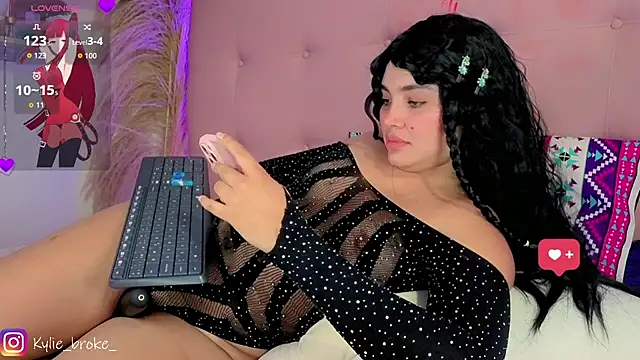 Kylie_brokee webcam