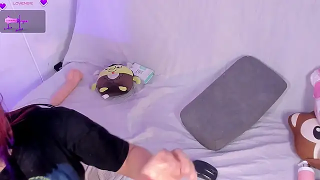 LilyRobertts webcam