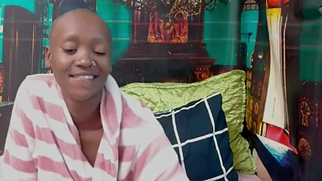 EbonyOlive69 webcam
