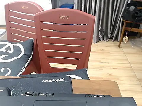 Maia_9999 webcam