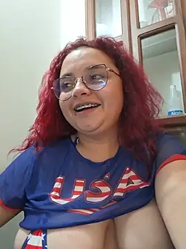 CURVY-HORNY webcam