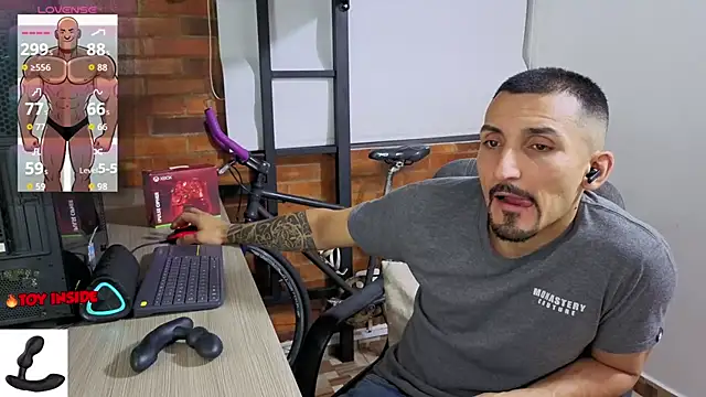 Marck_Muscle webcam