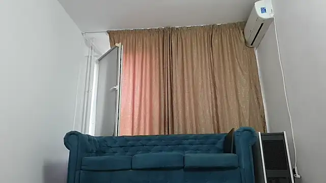 BLOND_GOD webcam