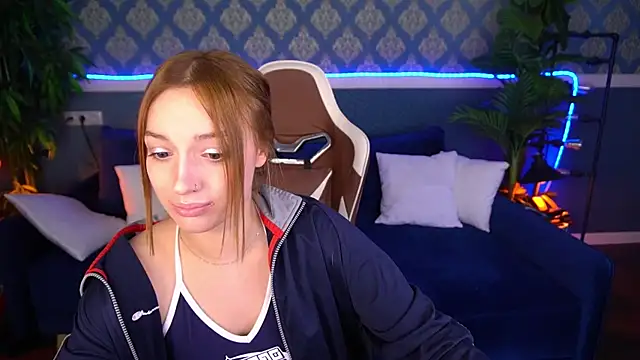 LizzaMoonn webcam
