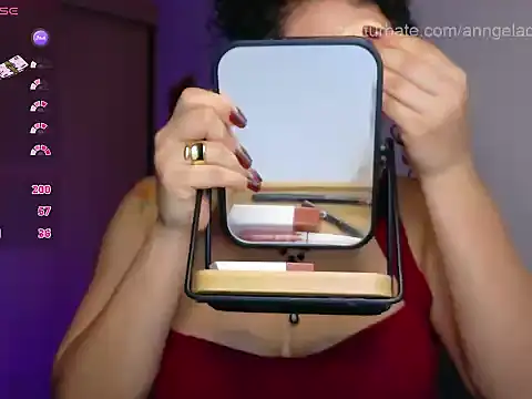 DIVINANGELA webcam