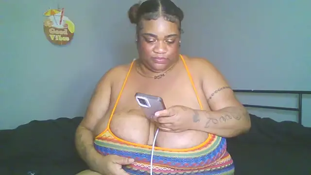 NaughtyHottieBBW webcam
