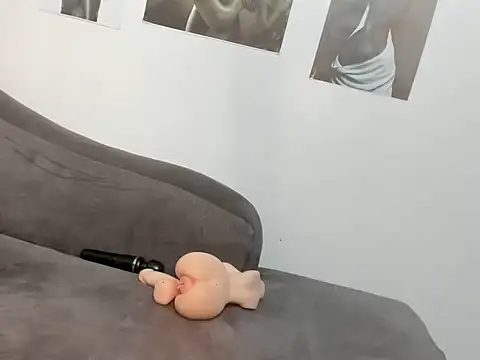 tinydolll webcam