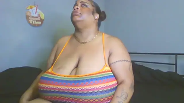 NaughtyHottieBBW webcam