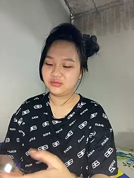 Almira6868 webcam
