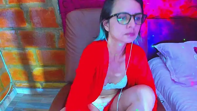 BrianaGarner webcam