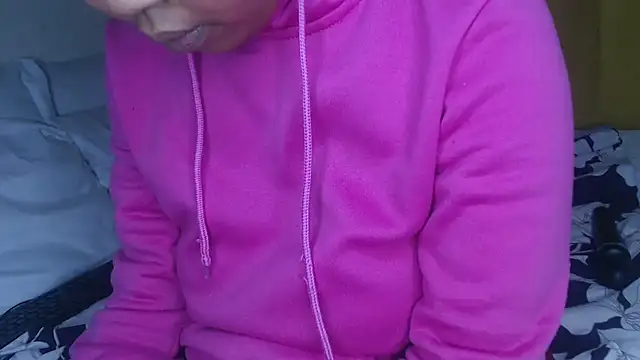 Bella_2025 webcam