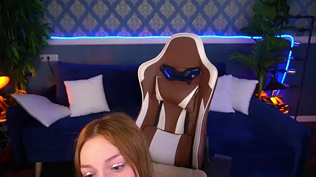 LizzaMoonn webcam
