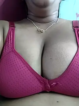 pinkisaha75 webcam