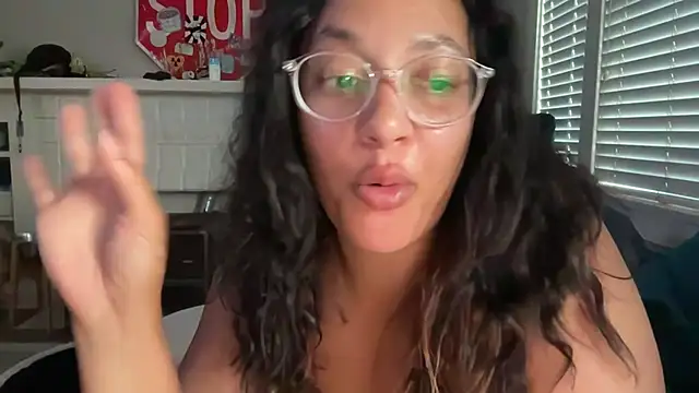 dreamyriri webcam