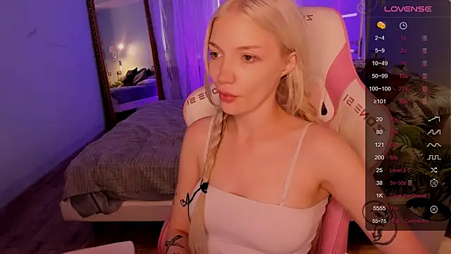 AnyaTaylor_ webcam