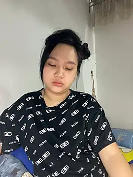 Almira6868 webcam