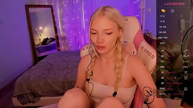 AnyaTaylor_ webcam