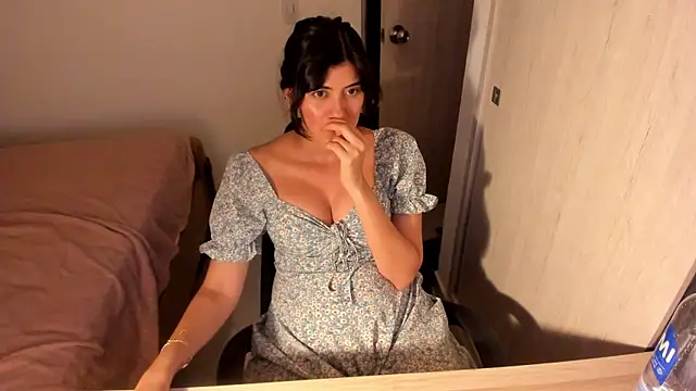 misstoya live cam on StripChat