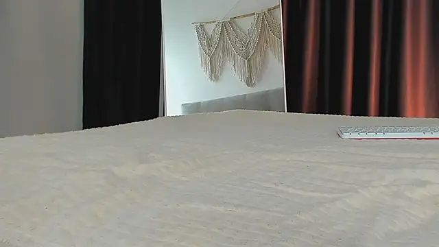Camilla_Rowen webcam