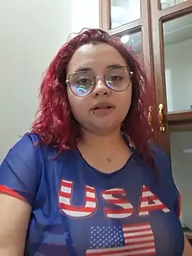 CURVY-HORNY webcam