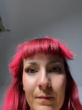 Amelie-RedHoney webcam