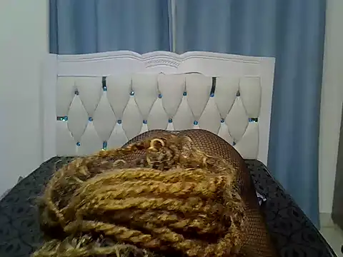Prettyxoxoo webcam