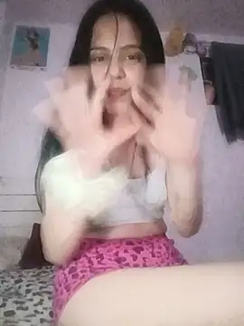 Lesslyxxx webcam