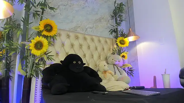 LittleeJaz webcam