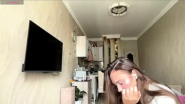 kamila_18_french webcam