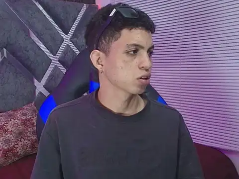 cameron_lux77 webcam
