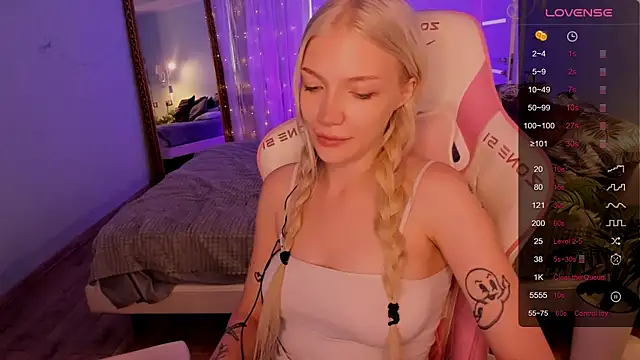 AnyaTaylor_ webcam