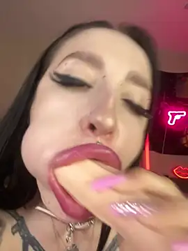 Molly__Moon webcam
