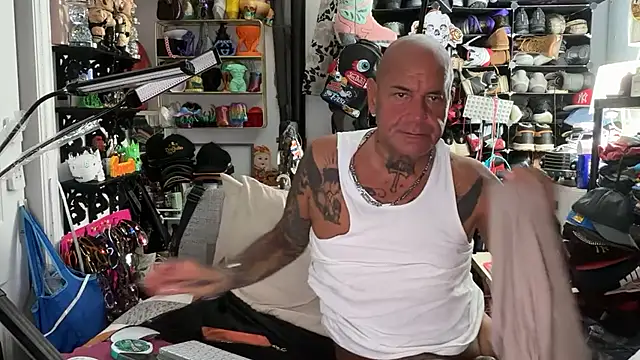 lovetatts64 webcam