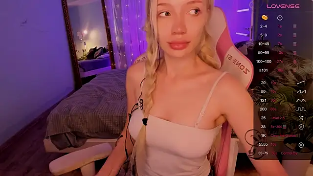 AnyaTaylor_ webcam