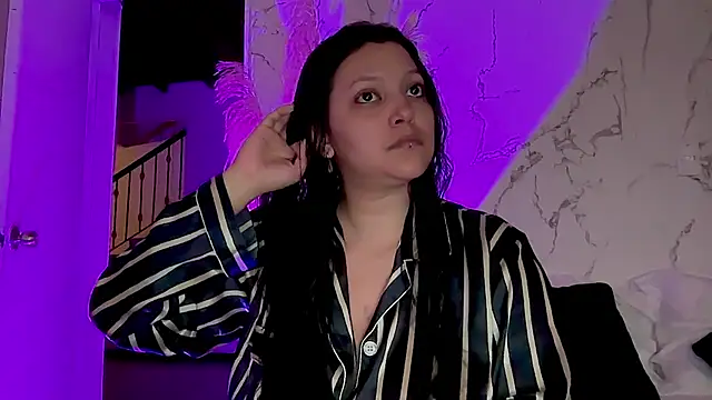 MarcellaGriffin live cam on StripChat