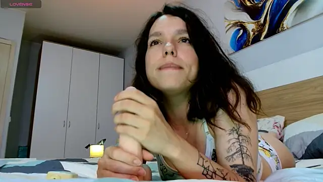 Maya_Campbell webcam
