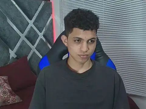cameron_lux77 webcam