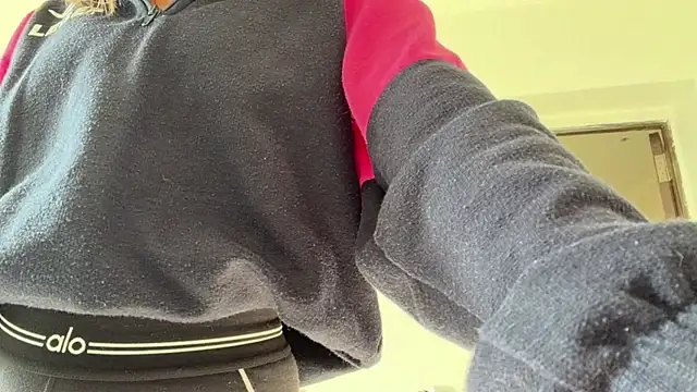 IraidaArvayo live sex cam