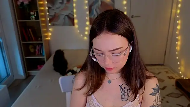 MilenaSaint webcam