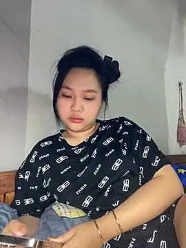 Almira6868 webcam
