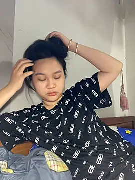 Almira6868 webcam