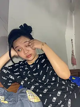 Almira6868 webcam