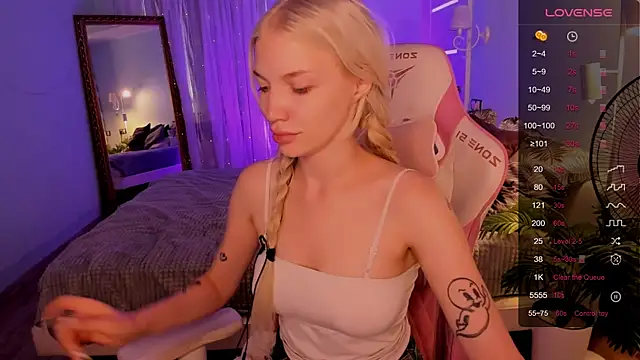 AnyaTaylor_ webcam
