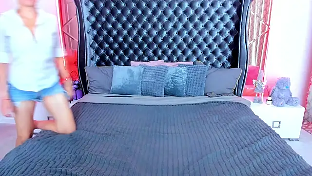 Rebecca_Diamond