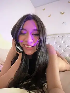 Emi_blair live sex cam