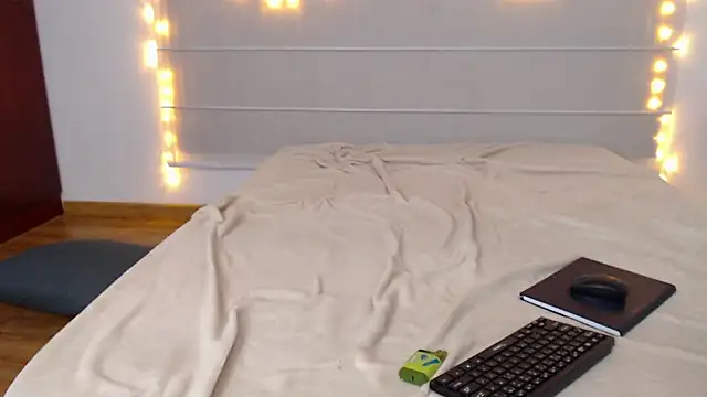 Sarabubbie webcam