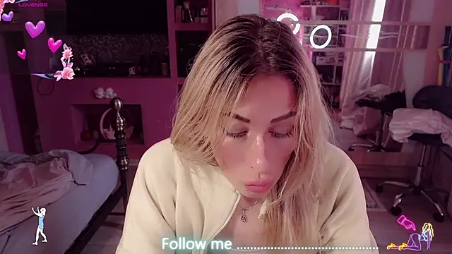 AnnieGOld_ webcam